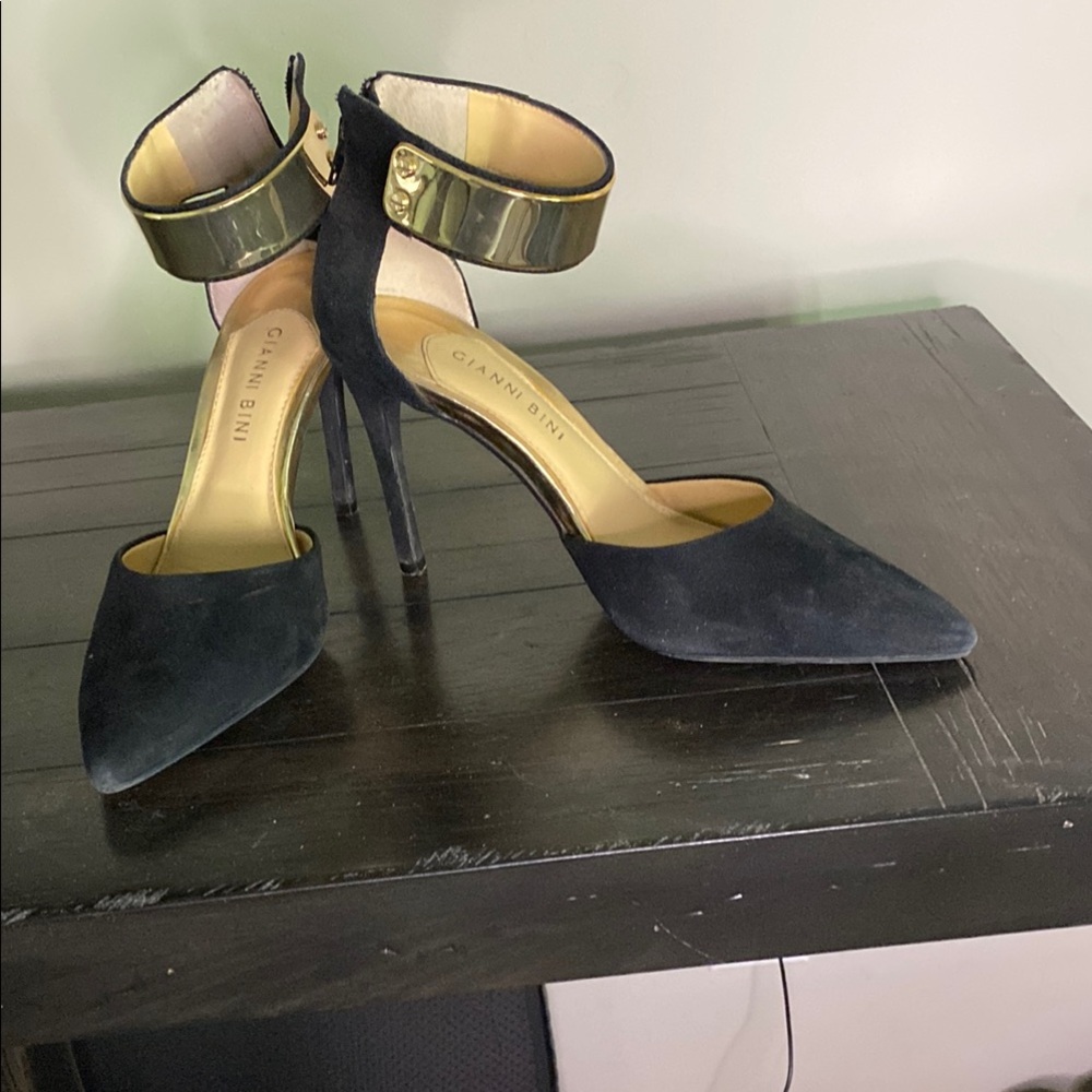 Gianni Bini Black and Gold Heels with Ankle Strap